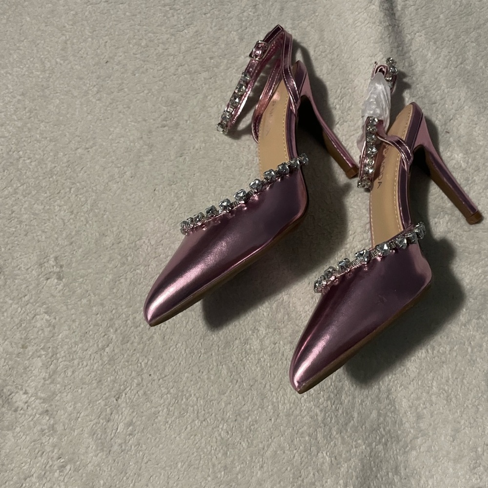 TOP Moda Shiny Pink Heels with Crystal Details